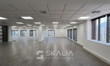 Oficina en Arriendo en Edificio el Bosque norte 177