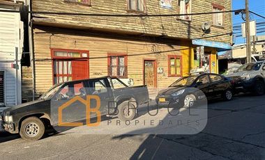 Local Comercial en Venta en Los Carrera 1102