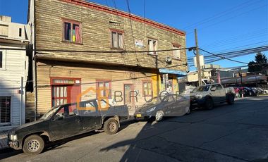 Local Comercial en Venta en Los Carrera 1102