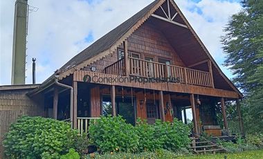 Casa en Venta en VENTA GRAN CASA, PARCELACIÓN LOS VOLCANES, LLANQUIHUE.
