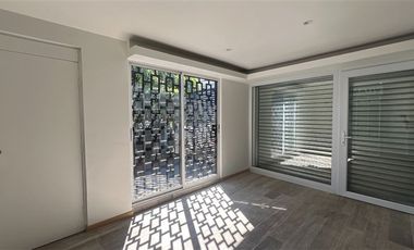 Oficina en Venta en Embajador Doussinague / Los Cobres de Vitacura