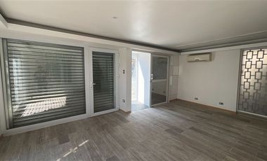 Oficina en Venta en Embajador Doussinague / Los Cobres de Vitacura