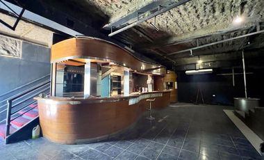 Local Comercial en Arriendo en Av. Vitacura / La llavería