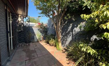 Local Comercial en Venta en Embajador Doussinague / Los Cobres de Vitacura