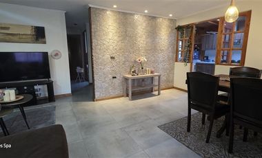 Casa en Venta en Los Ciruelos / Av. Tobalaba