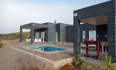 Casa en Venta en Condominio rocas del mar 566