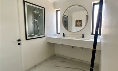 Casa en Venta en Carlos Peña Otaegui / Colina Del Peumo