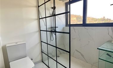 Casa en Venta en Carlos Peña Otaegui / Colina Del Peumo