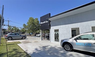 Local Comercial en Arriendo en Avenida Vitacura / Lo Matta