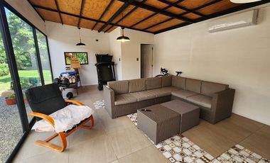 Casa en Venta en Longitudinal con Las Perdices