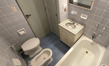 LIBERTAD 1126: depto. 4amb.   depend.   cochera opc.