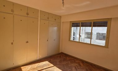 LIBERTAD 1126: depto. 4amb.   depend.   cochera opc.