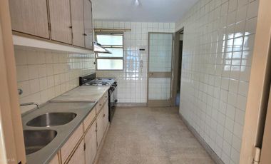 LIBERTAD 1126: depto. 4amb.   depend.   cochera opc.