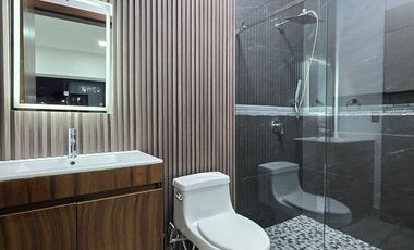 RESIDENCIA EN VENTA 4 RECÁMARAS, 4.5 BAÑOS, COCHERA PARA 2 AUTOS.