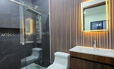 RESIDENCIA EN VENTA 4 RECÁMARAS, 4.5 BAÑOS, COCHERA PARA 2 AUTOS.