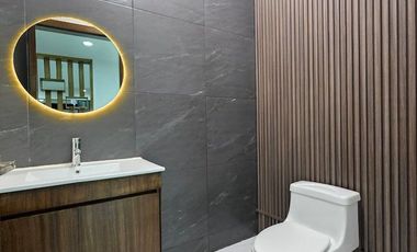 RESIDENCIA EN VENTA 4 RECÁMARAS, 4.5 BAÑOS, COCHERA PARA 2 AUTOS.