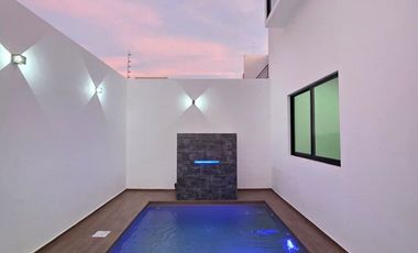 RESIDENCIA EN VENTA 4 RECÁMARAS, 4.5 BAÑOS, COCHERA PARA 2 AUTOS.