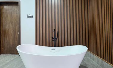 RESIDENCIA EN VENTA 4 RECÁMARAS, 4.5 BAÑOS, COCHERA PARA 2 AUTOS.