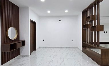 RESIDENCIA EN VENTA 4 RECÁMARAS, 4.5 BAÑOS, COCHERA PARA 2 AUTOS.