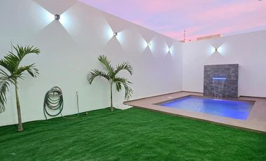 RESIDENCIA EN VENTA 4 RECÁMARAS, 4.5 BAÑOS, COCHERA PARA 2 AUTOS.