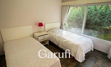 Casa en Venta y Alquiler Temporario en Cariló con pileta