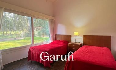 Casa en Venta y Alquiler Temporario en Cariló con pileta