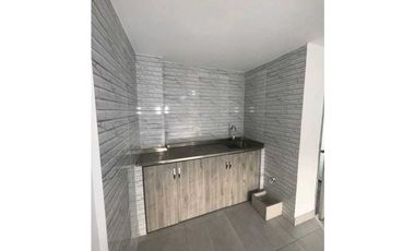 Se arrienda local en la avenida 80