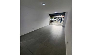 Se arrienda local en la avenida 80