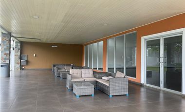 BRISAS DEL GOLF / PH EVEREST / 207M / 2 HABITACION / AMOBLADO