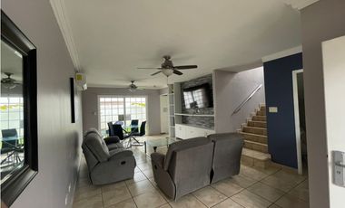 BRISAS DEL GOLF / PH EVEREST / 207M / 2 HABITACION / AMOBLADO