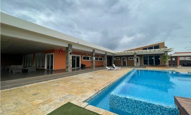 ALQUILER DE CASA EN BRISAS DEL GOLF PH EVEREST 2 HABITACION AMOBLADO