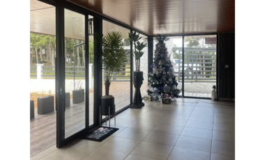 SE VENDE CASA DE 2 NIVELES EN ALTOS DE CERRO AZUL CON VISTA AL MAR