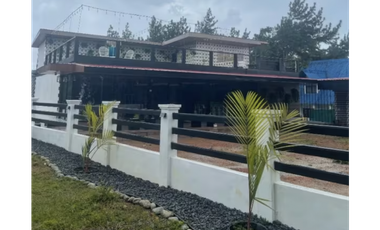 SE VENDE CASA DE 2 NIVELES EN ALTOS DE CERRO AZUL CON VISTA AL MAR