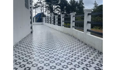 SE VENDE CASA DE 2 NIVELES EN ALTOS DE CERRO AZUL CON VISTA AL MAR