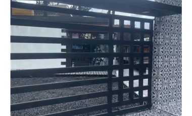 SE VENDE CASA DE 2 NIVELES EN ALTOS DE CERRO AZUL CON VISTA AL MAR