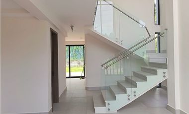 ALQUILER DE CASA BRISAS DEL GOLF PH RIVERWALK A ESTRENAR LINEA BLANCA