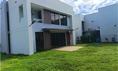 ALQUILER DE CASA BRISAS DEL GOLF PH RIVERWALK A ESTRENAR LINEA BLANCA