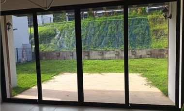 ALQUILER DE CASA BRISAS DEL GOLF PH RIVERWALK A ESTRENAR LINEA BLANCA