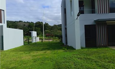 ALQUILER DE CASA BRISAS DEL GOLF PH RIVERWALK A ESTRENAR LINEA BLANCA