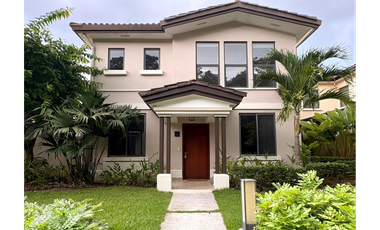 SE VENDE CASA PANAMA PACIFICO PH RIVER VALLEY 3 HABITACIONES TERRAZA