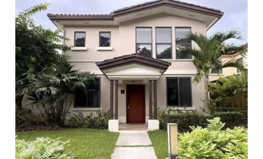 SE VENDE CASA PANAMA PACIFICO PH RIVER VALLEY 3 HABITACIONES TERRAZA