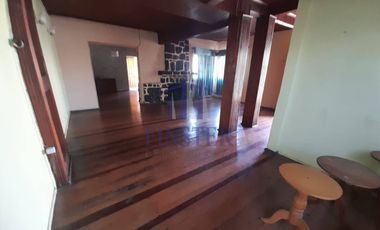 Propiedad comercial y habitacional frente plaza de Quintero