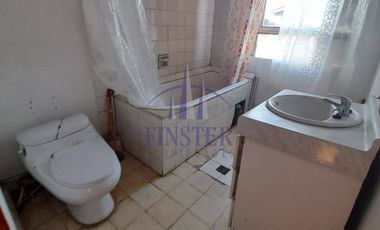 Propiedad comercial y habitacional frente plaza de Quintero