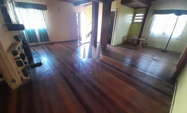 Propiedad comercial y habitacional frente plaza de Quintero