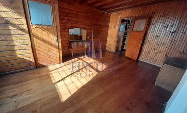 Propiedad comercial y habitacional frente plaza de Quintero