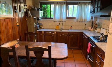 Casa 5 ambientes con pileta en Sta Monica/ P Anchorena