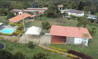 GRAN OPORTUNIDAD 2026, VENDO HERMOSA CASA  FINCA DENTRO DE PARCELACIÓN EN DAPA, SUPER BIEN UBICADA, TRABAJA EN LA CIUDAD Y VIVE EN EL CAMPO