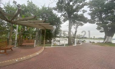 VENTA DE CASA  DE CUATRO DORMITORIOS EN ESTANCIAS DEL RIO, SAMBORONDON, B.NUN