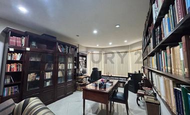 Casa esquinera de una planta en venta .Bea.N