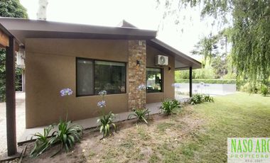 IMPECABLE!! Hermosa casa en venta en Sierra de los Padres. Gas natural conectado
